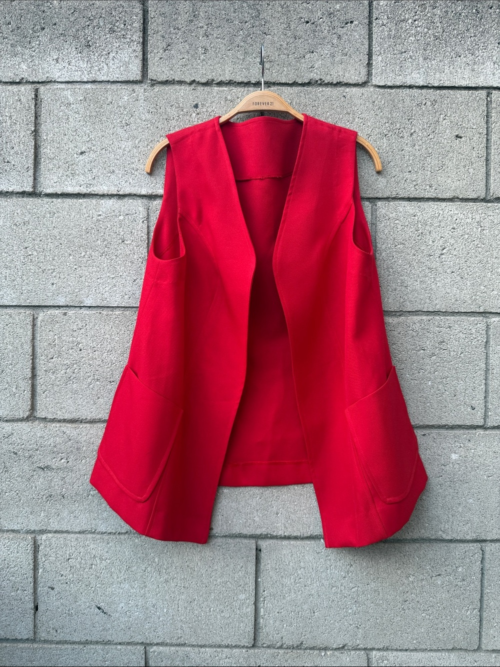 Red Sleeveless Open-Front Two Pocket Vest